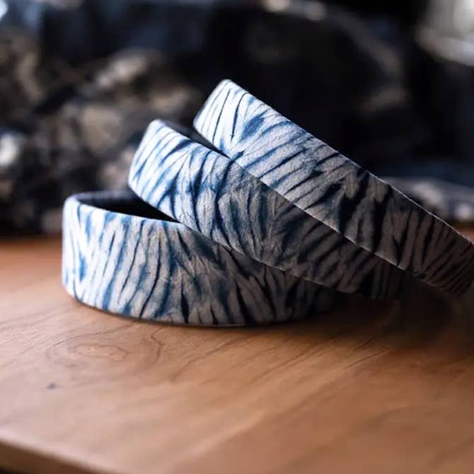 Tie-dye Headband - White Feather Pattern