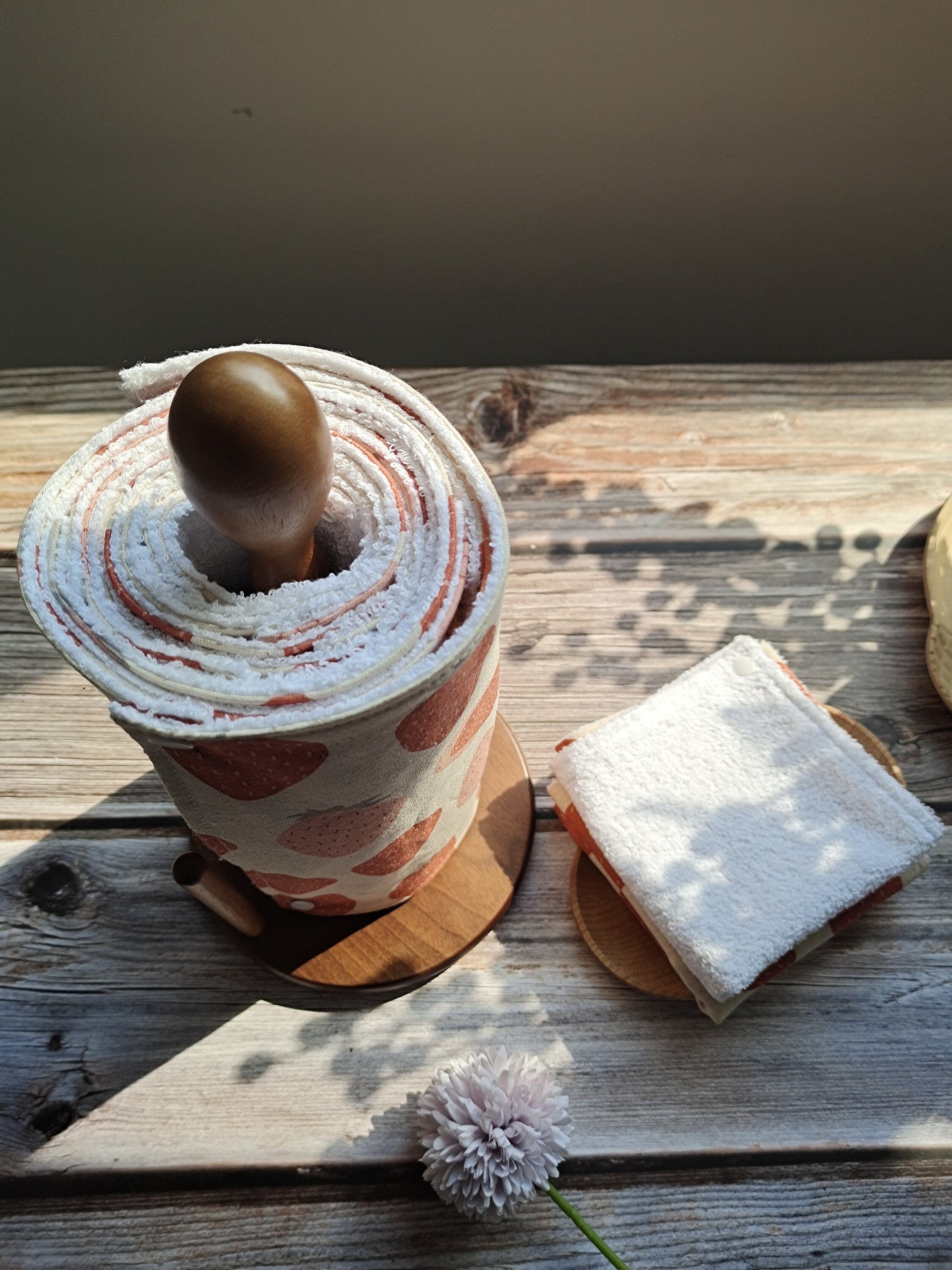 Paperless Kitchen Towels, Zero Waste, Reusable paper towels roll with snaps Kitchen Clothes, eco-friendly Dish Towels Strawberry