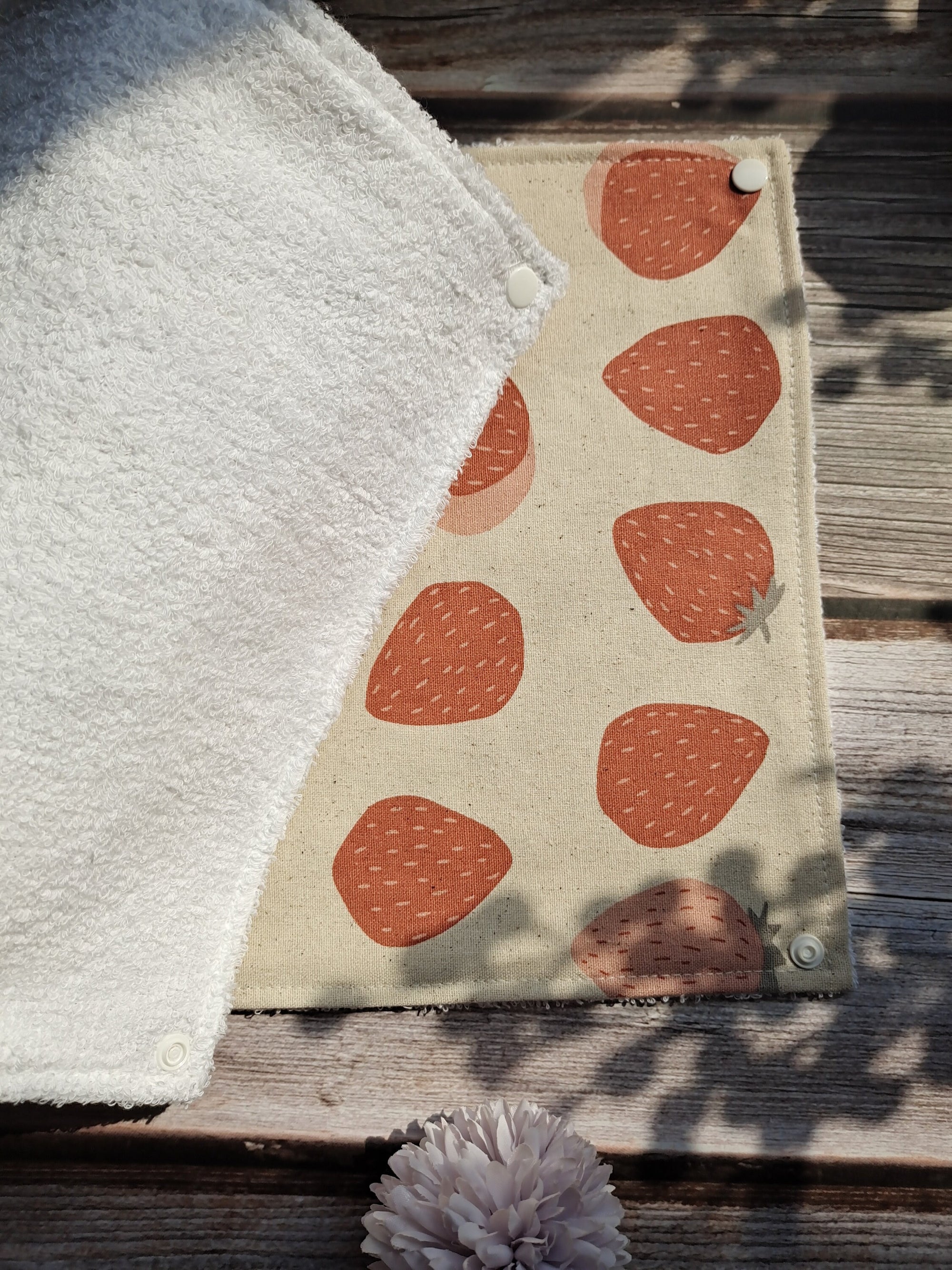 Paperless Kitchen Towels, Zero Waste, Reusable paper towels roll with snaps Kitchen Clothes, eco-friendly Dish Towels Strawberry