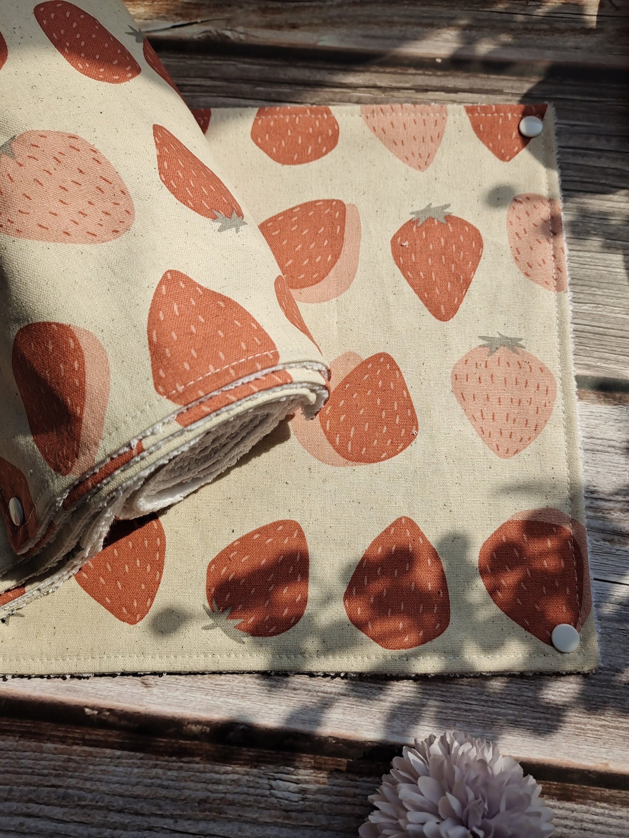 Paperless Kitchen Towels, Zero Waste, Reusable paper towels roll with snaps Kitchen Clothes, eco-friendly Dish Towels Strawberry