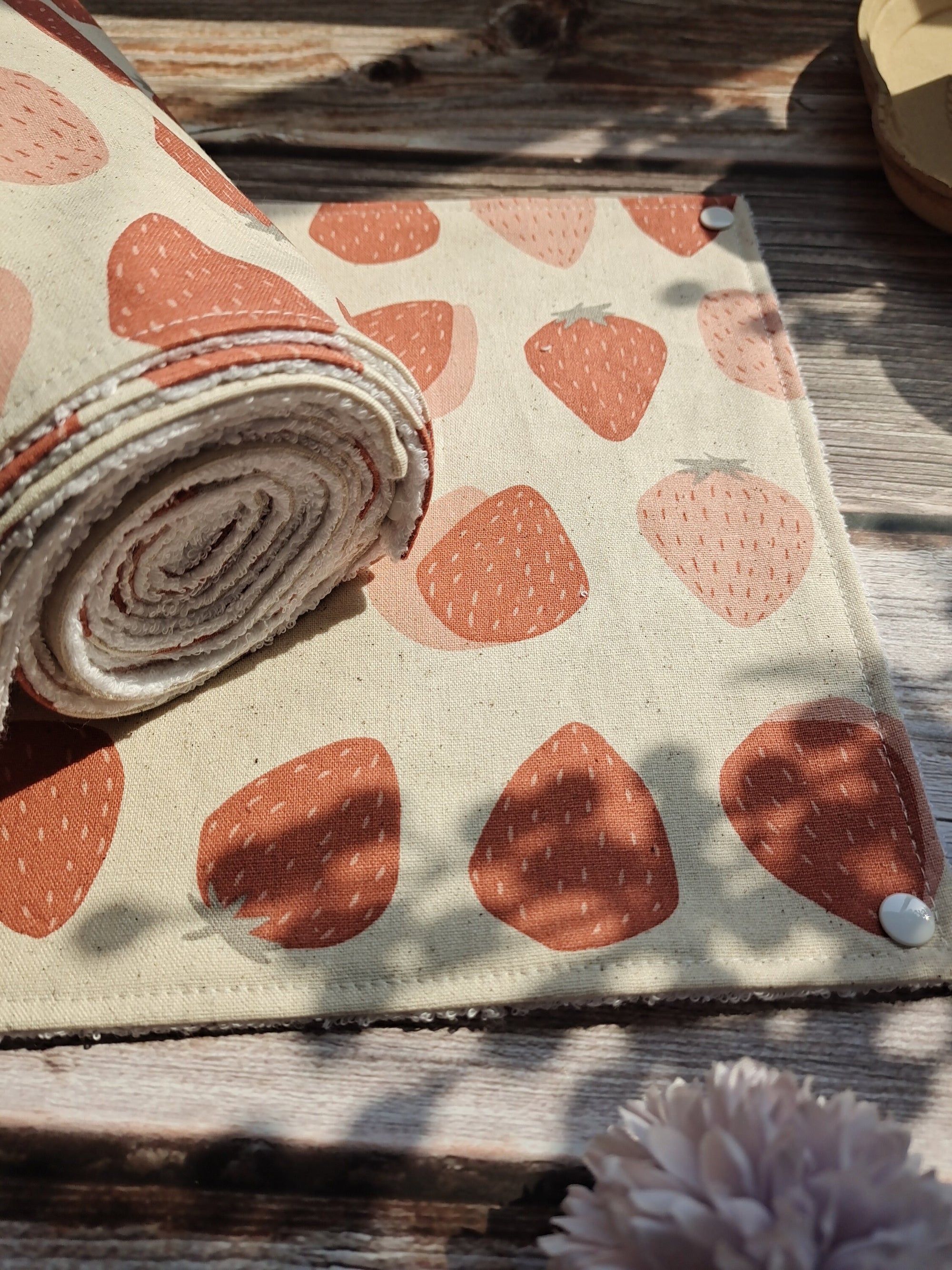 Paperless Kitchen Towels, Zero Waste, Reusable paper towels roll with snaps Kitchen Clothes, eco-friendly Dish Towels Strawberry