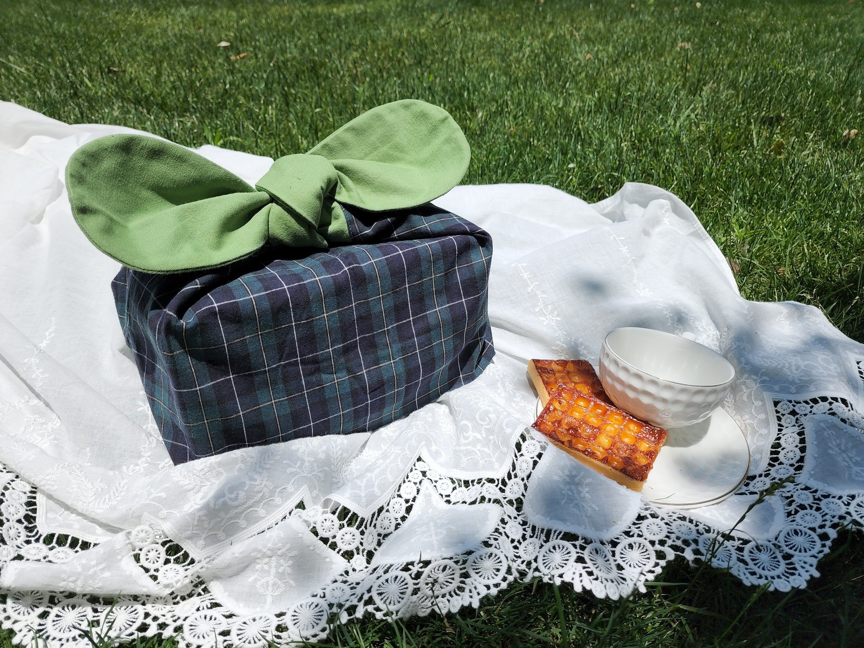Custom Name British plaid insulated lunch bag bento bag, zero waste , Eco Friendly lunch box cloth School Gift for women christmas gift