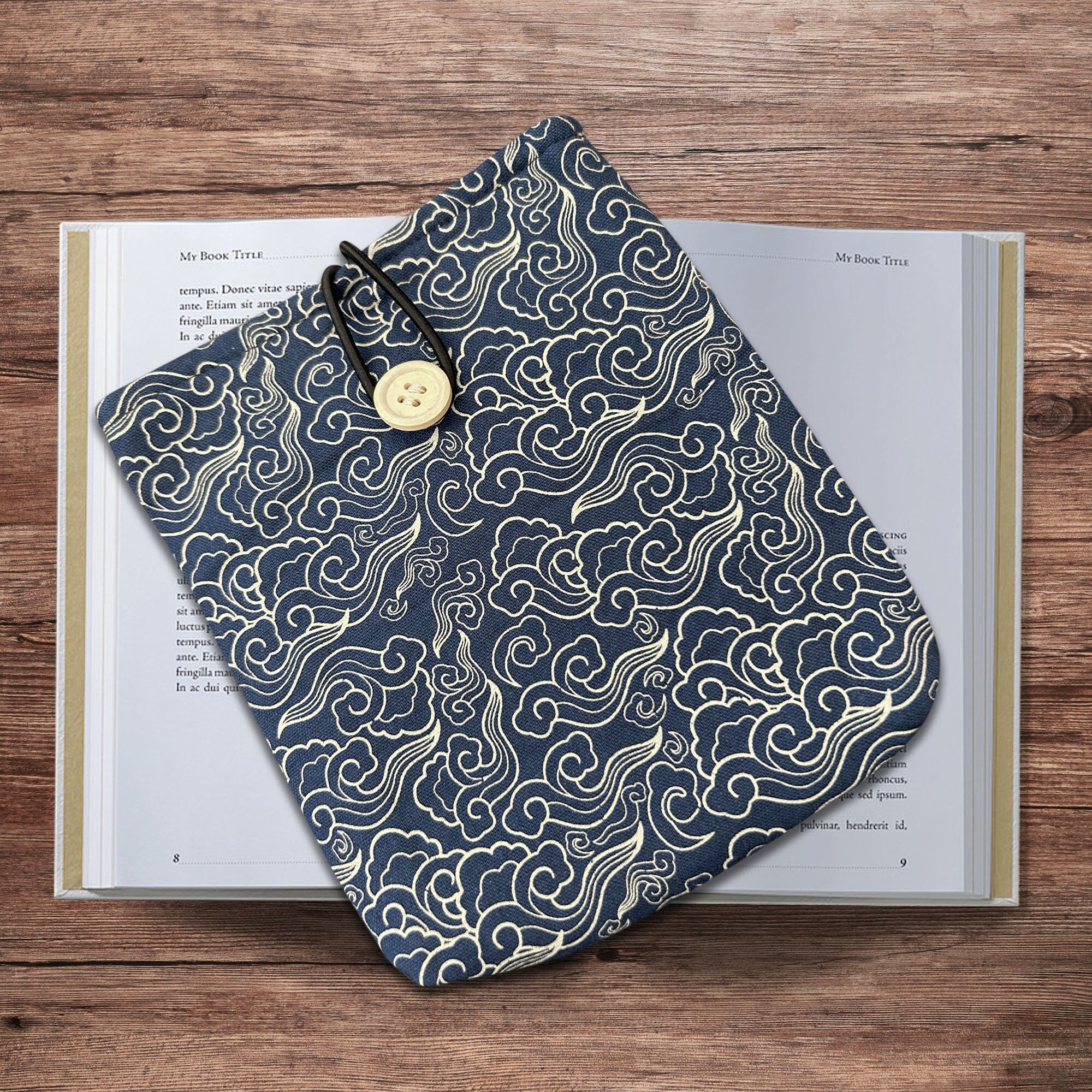 Custom Kindle Sleeve, Padded Book Sleeve, Book Pouch Kindle Paperwhite Case, Kindle Oasis Cover, Cute Book Sleeve