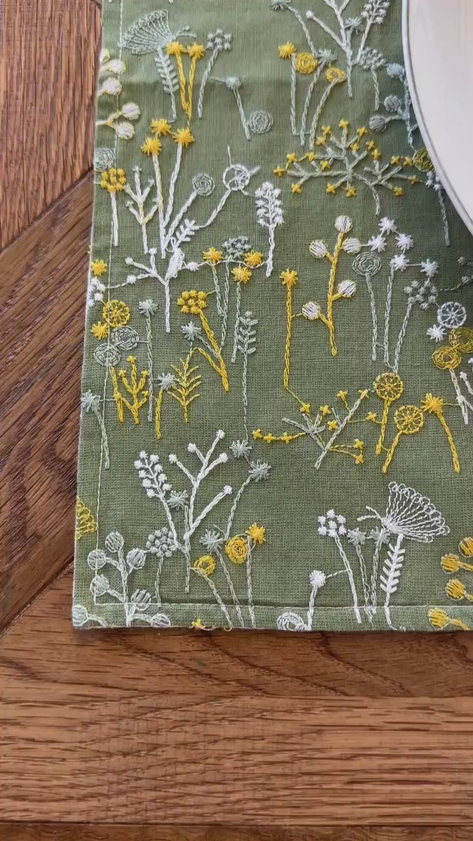 Placemats personalized, placemats with custom name, table setting, table decoration placemat , Housewarming gift  Embroidery green dandelion