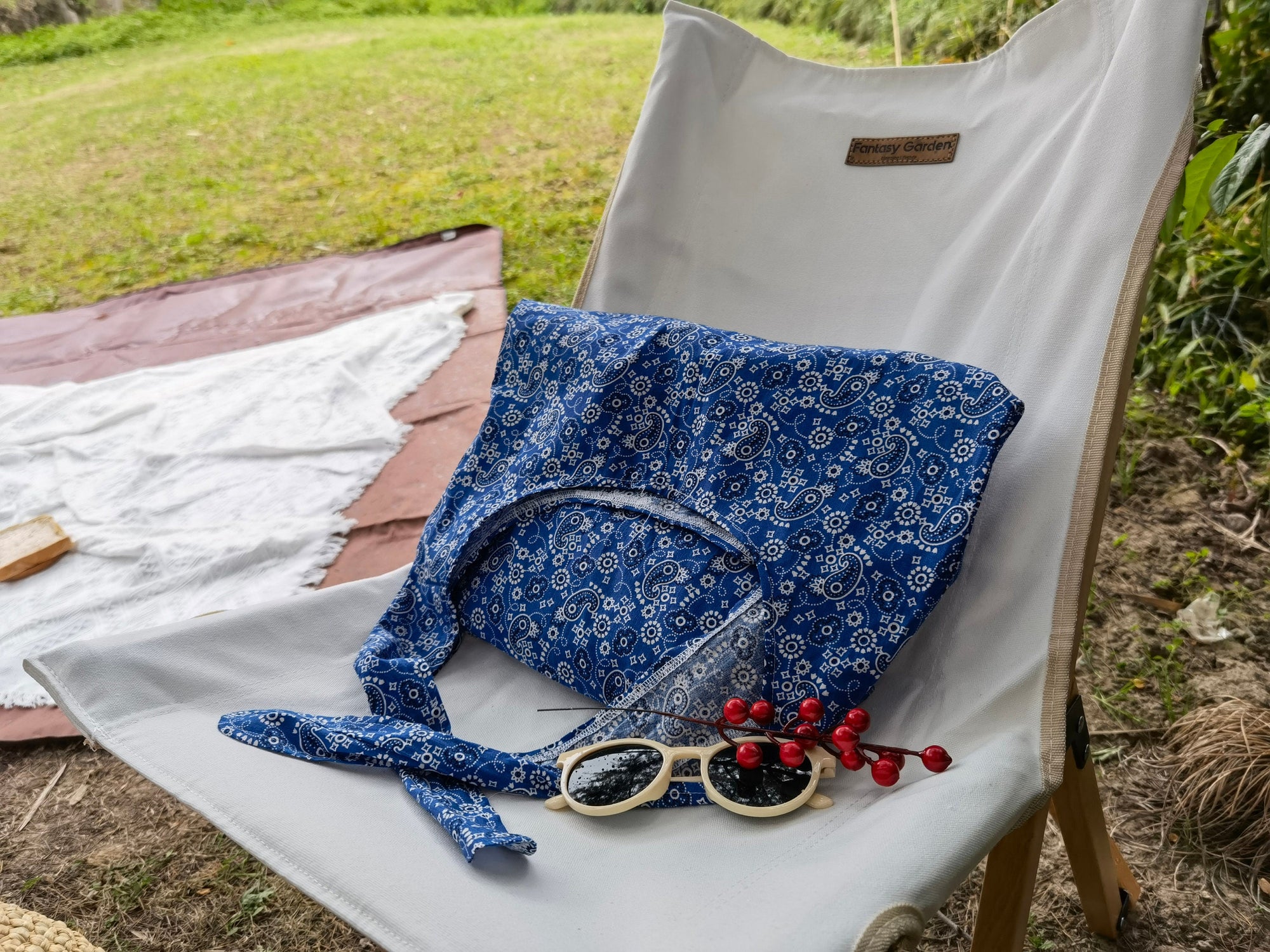 Blue Retro tote bag, cotton linen tote bag, market bag,adjustable bag，beach bag Christmas gift