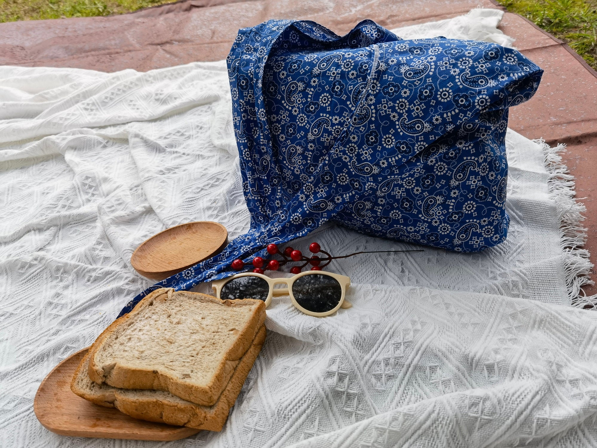 Blue Retro tote bag, cotton linen tote bag, market bag,adjustable bag，beach bag Christmas gift