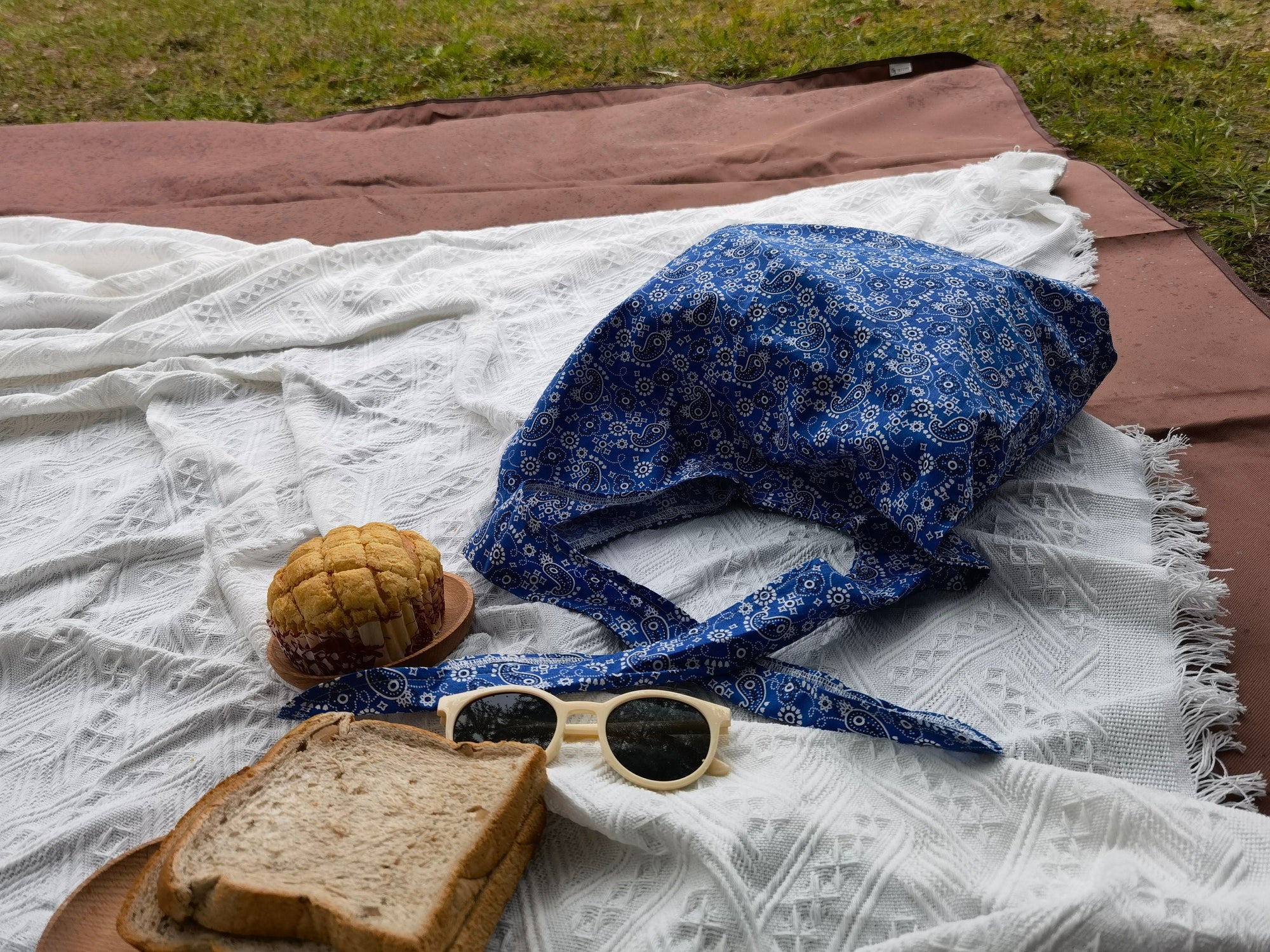 Blue Retro tote bag, cotton linen tote bag, market bag,adjustable bag，beach bag Christmas gift